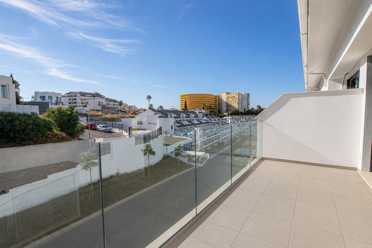 3 Bed Apartment for sale in Torreblanca Costa Del Sol, Málaga, Spain
