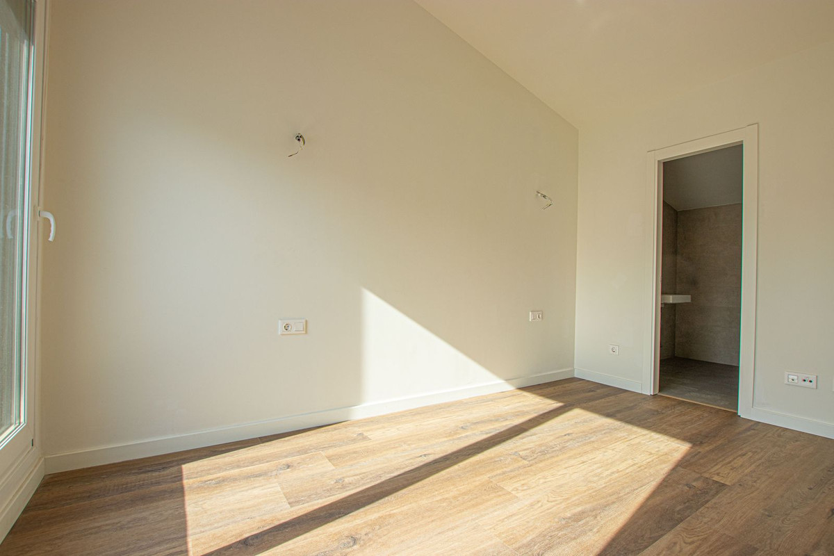 3 Bed Apartment for sale in Torreblanca Costa Del Sol, Málaga, Spain