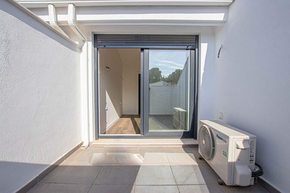 3 Bed Apartment for sale in Torreblanca Costa Del Sol, Málaga, Spain