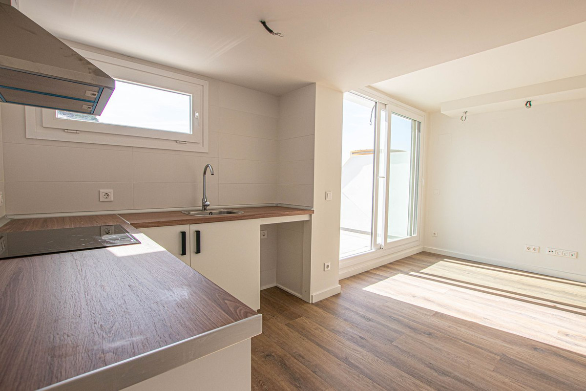 3 Bed Apartment for sale in Torreblanca Costa Del Sol, Málaga, Spain