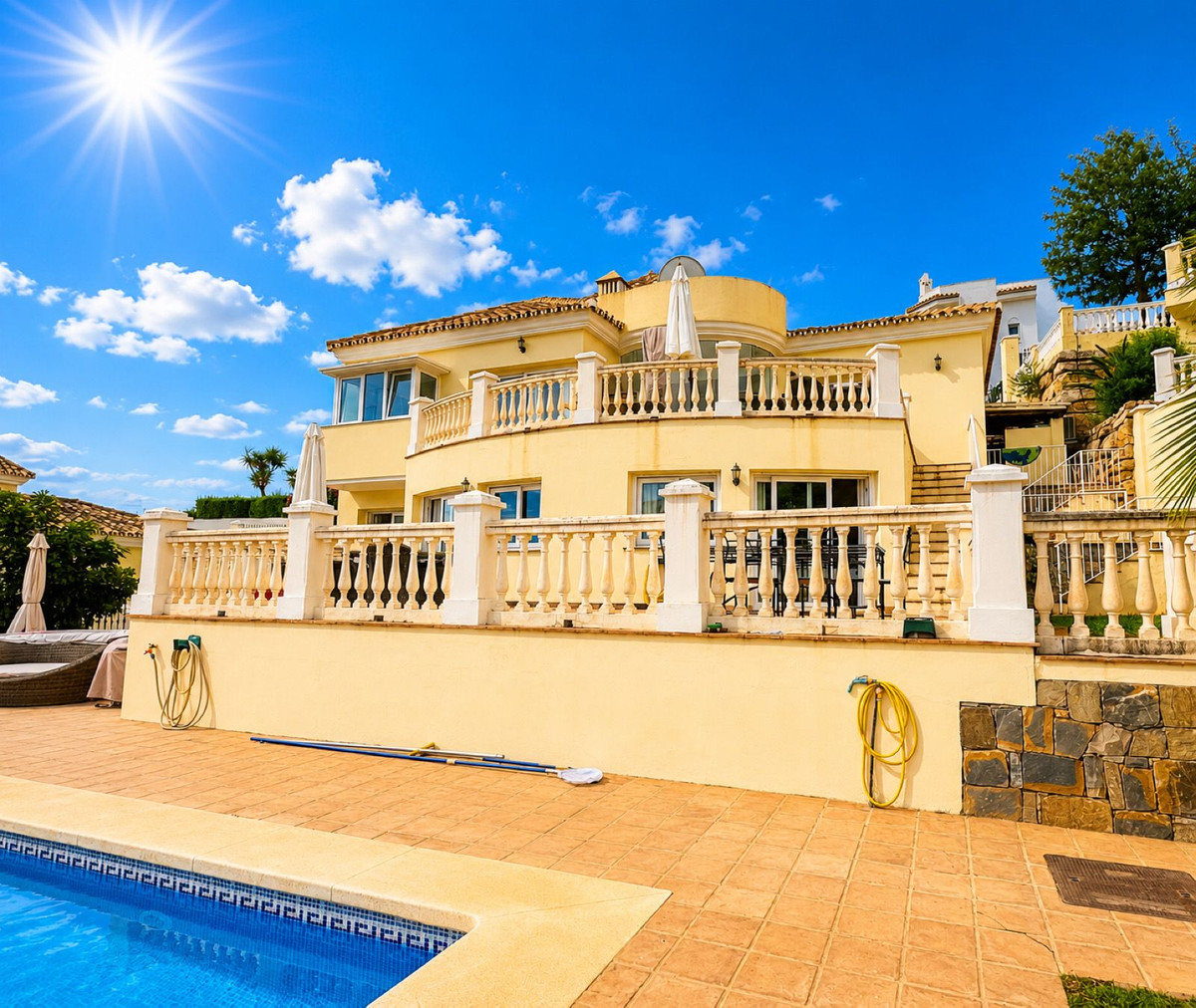 Se vende Villa - Chalet de 3 dormitorios en Costa Del Sol, Málaga, España