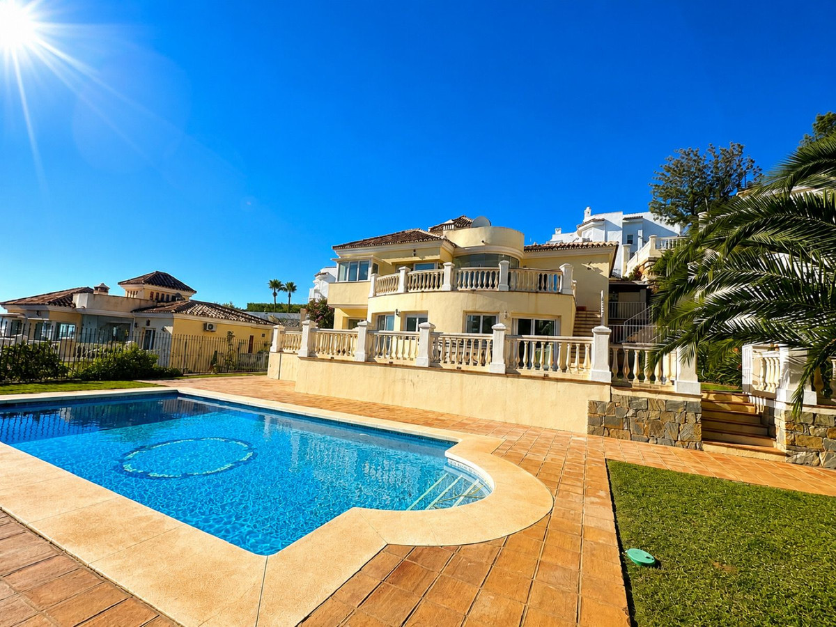 Se vende Villa - Chalet de 3 dormitorios en Costa Del Sol, Málaga, España