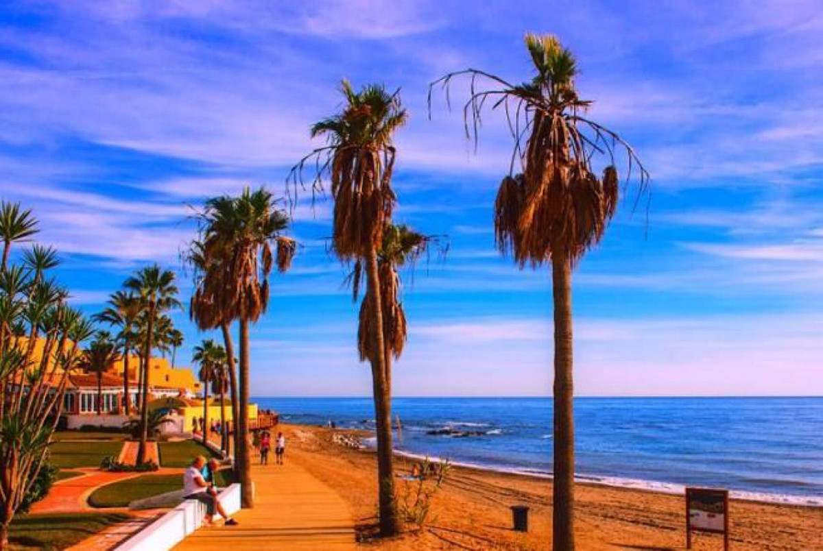 Se vende Villa - Chalet de 3 dormitorios en Costa Del Sol, Málaga, España