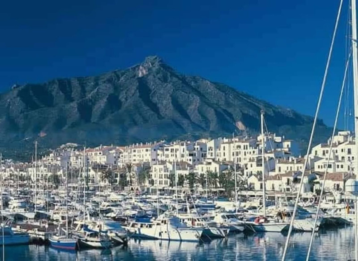 Se vende Villa - Chalet de 3 dormitorios en Costa Del Sol, Málaga, España