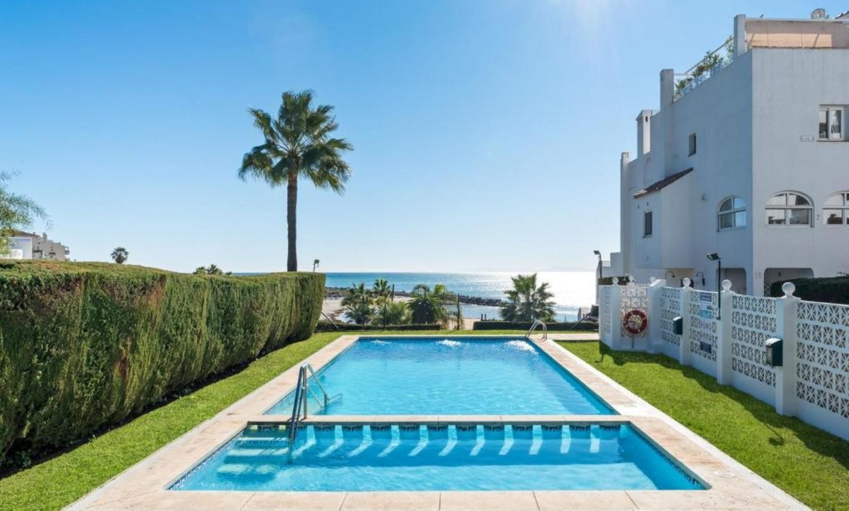 3 Bed Apartment for sale in Estepona Costa Del Sol, Málaga, Spain