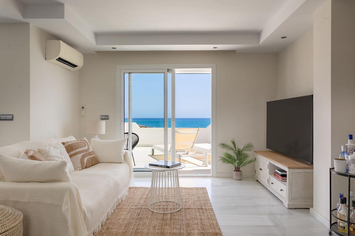3 Bed Apartment for sale in Estepona Costa Del Sol, Málaga, Spain