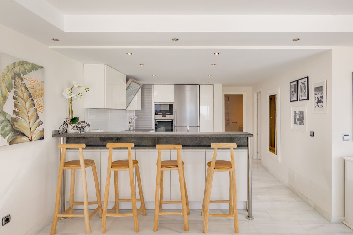 3 Bed Apartment for sale in Estepona Costa Del Sol, Málaga, Spain