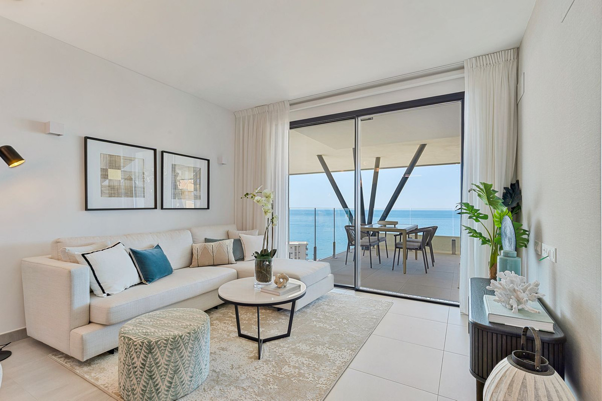 Se vende Apartamento Planta Media de 2 dormitorios en Costa Del Sol, Málaga, España