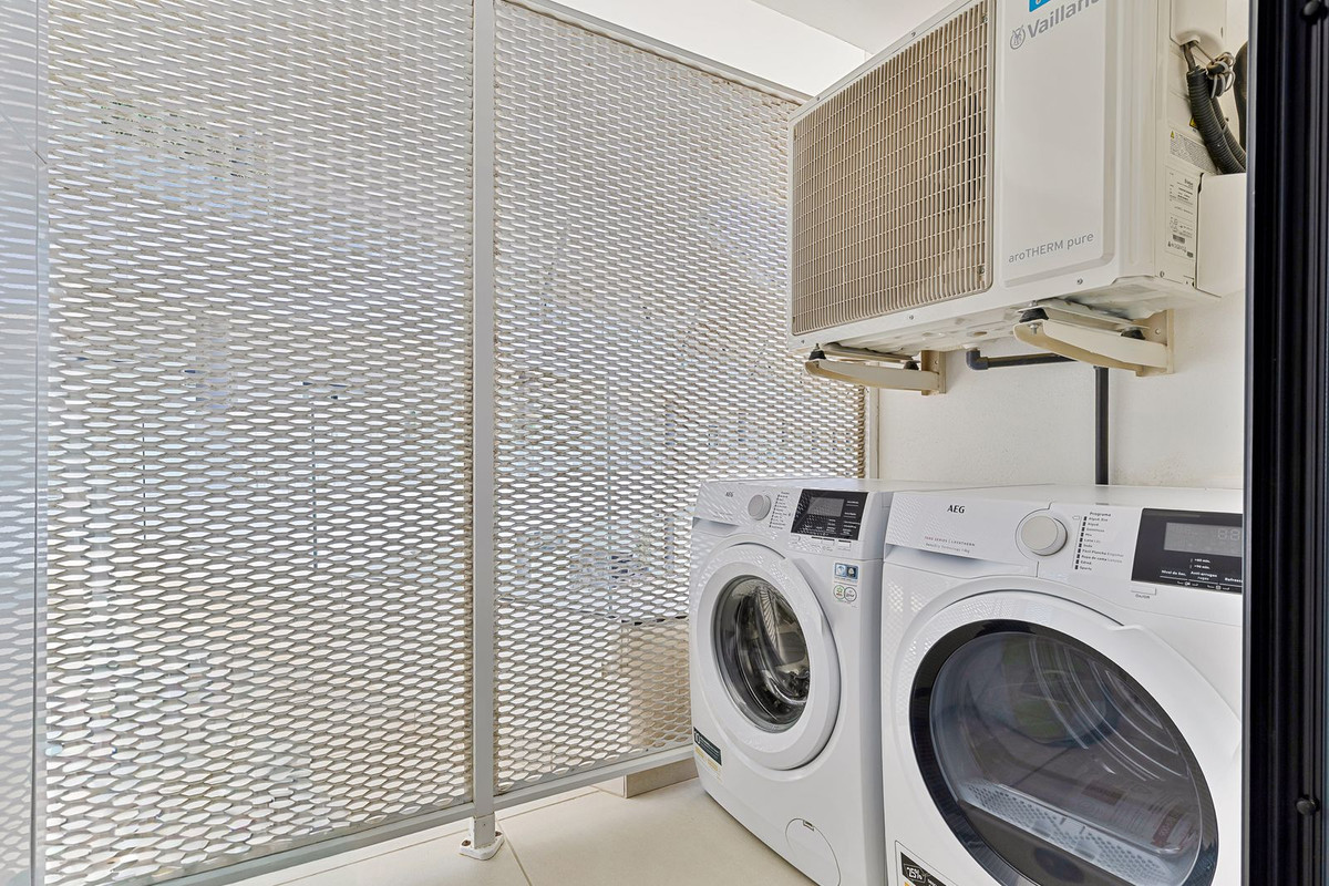 Se vende Apartamento Planta Media de 2 dormitorios en Costa Del Sol, Málaga, España