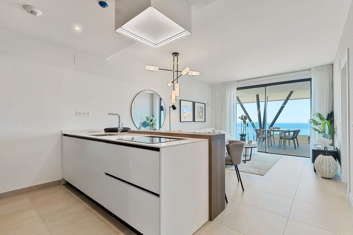 Se vende Apartamento Planta Media de 2 dormitorios en Costa Del Sol, Málaga, España