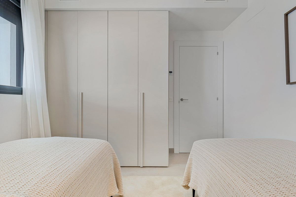Se vende Apartamento Planta Media de 2 dormitorios en Costa Del Sol, Málaga, España