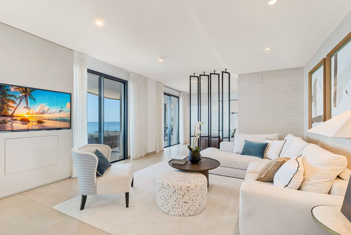 3 Bed Apartment for sale in Fuengirola Costa Del Sol, Málaga, Spain