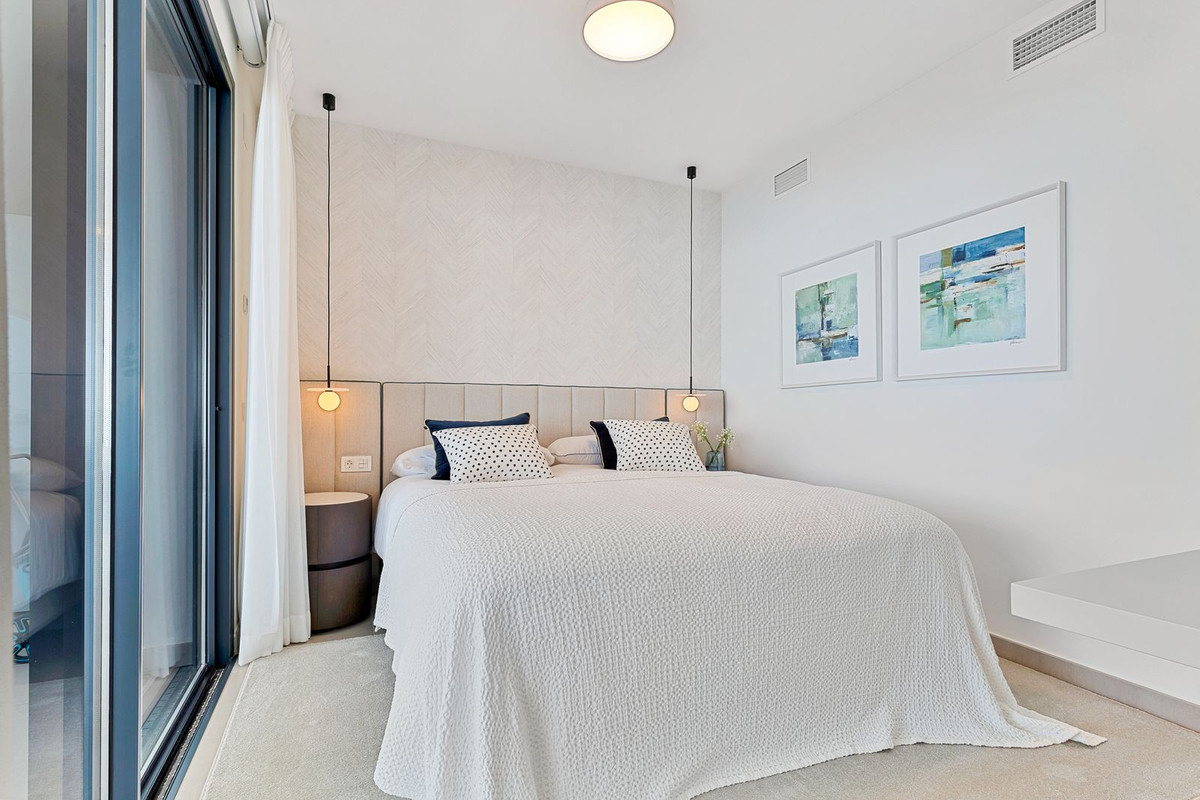 3 Bed Apartment for sale in Fuengirola Costa Del Sol, Málaga, Spain