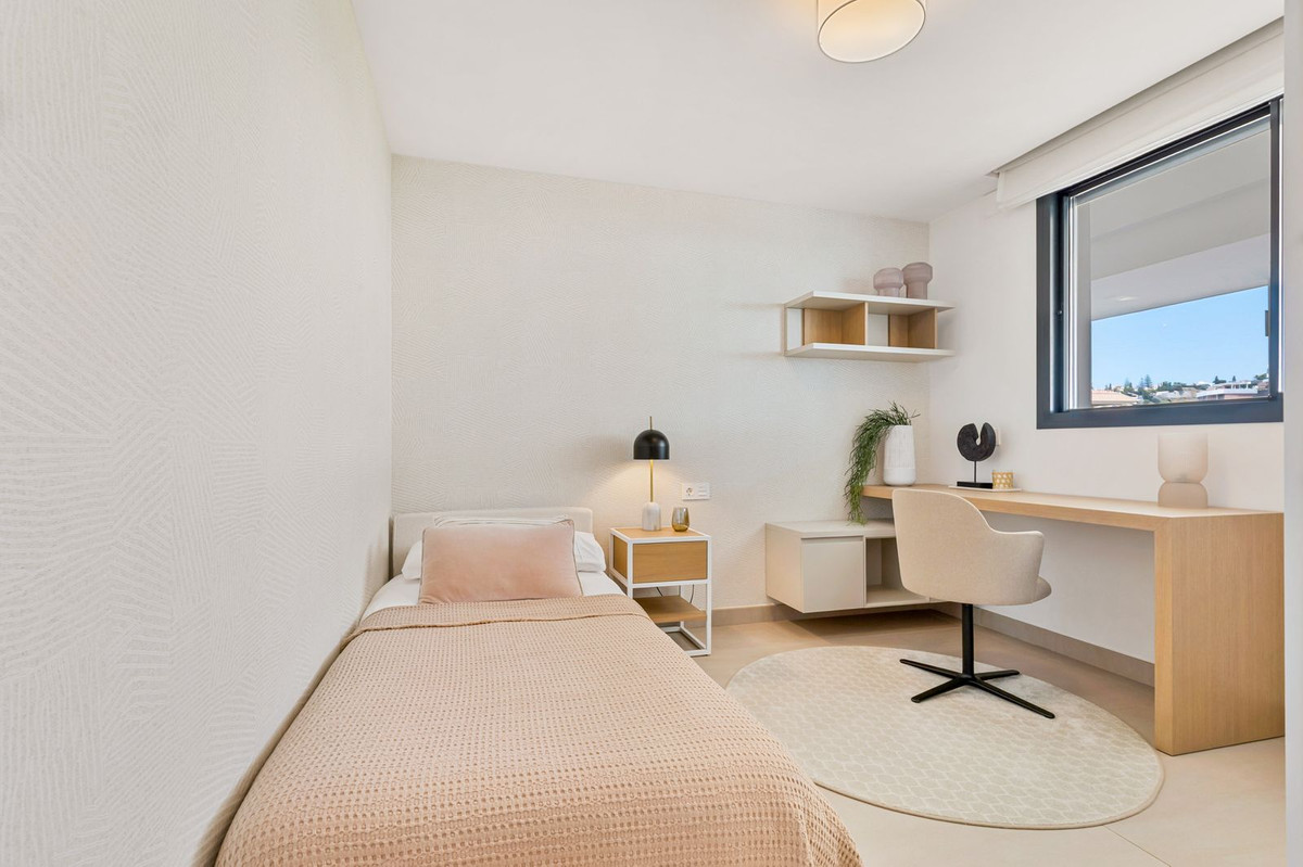 3 Bed Apartment for sale in Fuengirola Costa Del Sol, Málaga, Spain