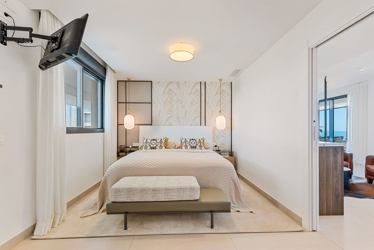 3 Bed Apartment for sale in Fuengirola Costa Del Sol, Málaga, Spain