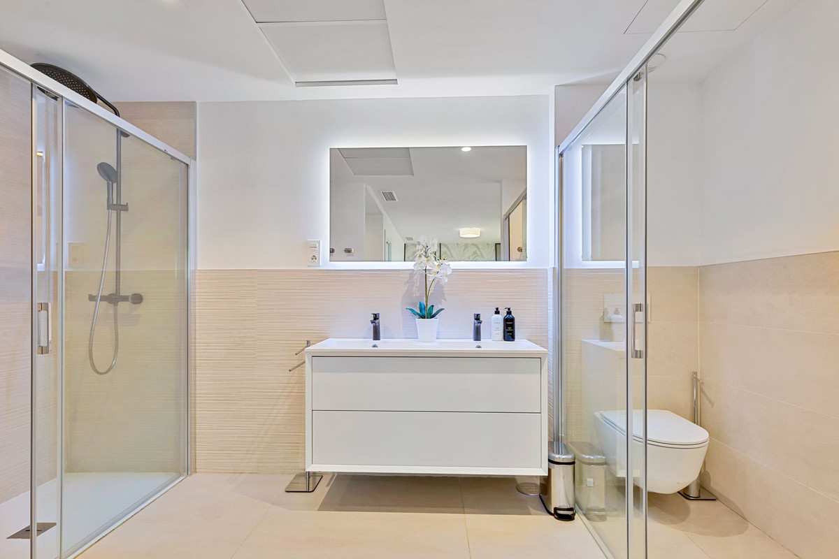 3 Bed Apartment for sale in Fuengirola Costa Del Sol, Málaga, Spain