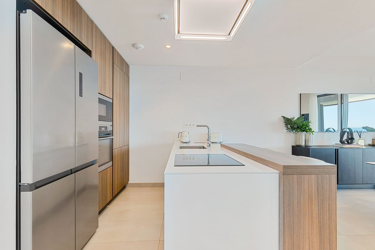 3 Bed Apartment for sale in Fuengirola Costa Del Sol, Málaga, Spain