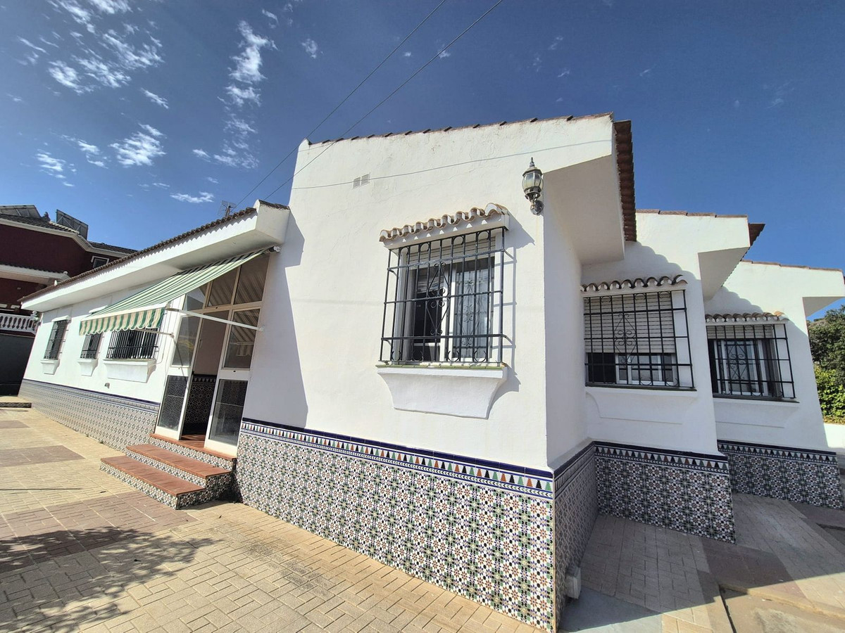 5 Bed Townhouse for sale in Alhaurín De La Torre Costa Del Sol, Málaga, Spain