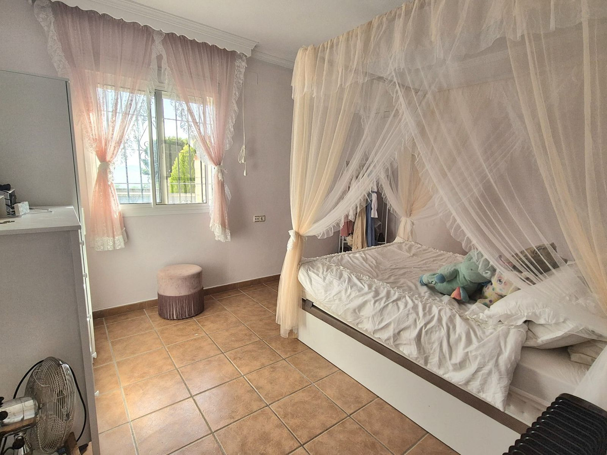 5 Bed Townhouse for sale in Alhaurín De La Torre Costa Del Sol, Málaga, Spain
