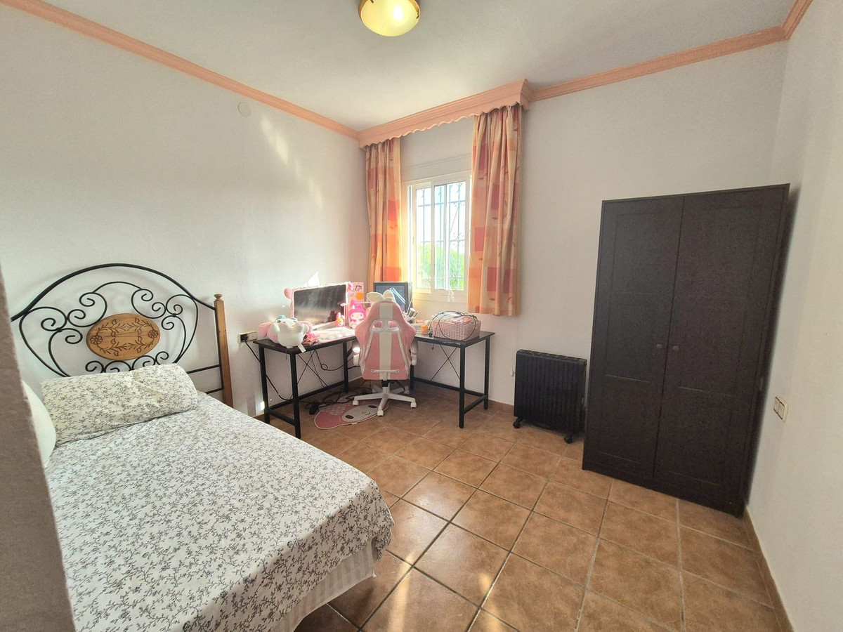 5 Bed Townhouse for sale in Alhaurín De La Torre Costa Del Sol, Málaga, Spain