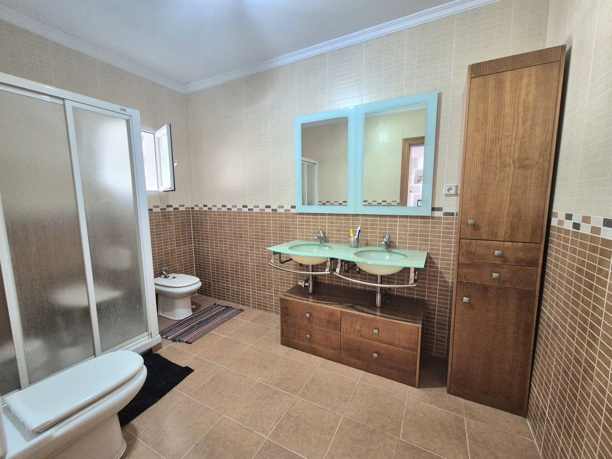 5 Bed Townhouse for sale in Alhaurín De La Torre Costa Del Sol, Málaga, Spain