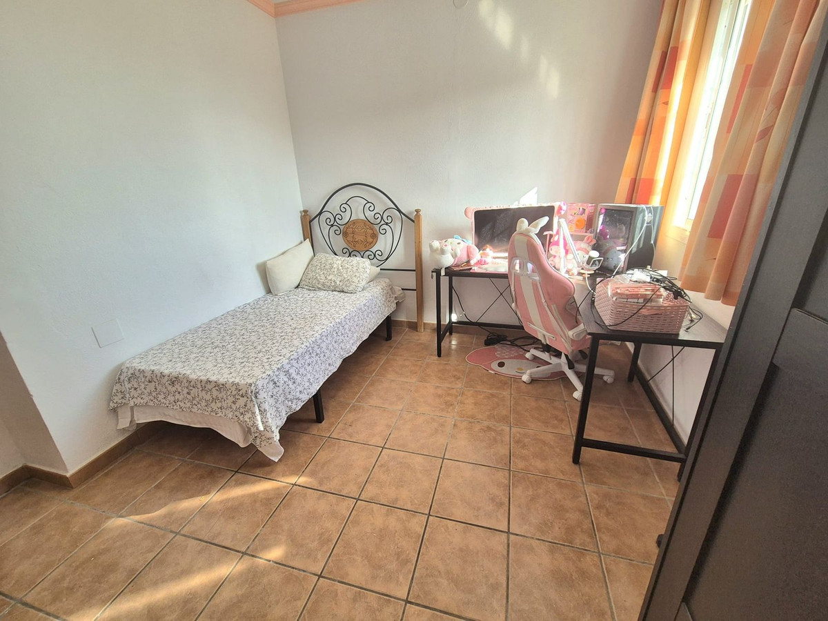 5 Bed Townhouse for sale in Alhaurín De La Torre Costa Del Sol, Málaga, Spain