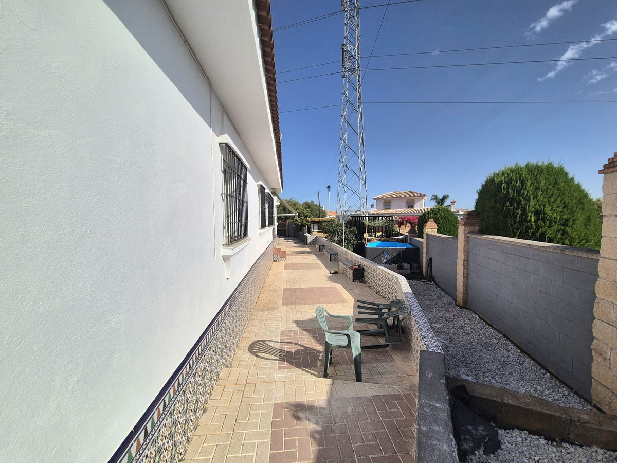 5 Bed Townhouse for sale in Alhaurín De La Torre Costa Del Sol, Málaga, Spain