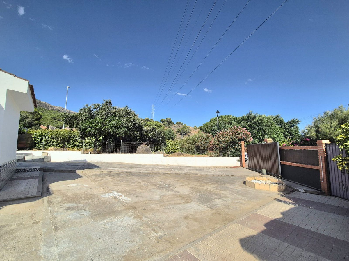 5 Bed Townhouse for sale in Alhaurín De La Torre Costa Del Sol, Málaga, Spain