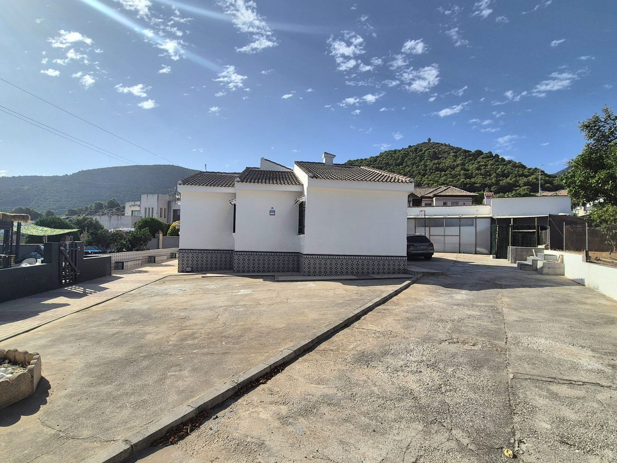 5 Bed Townhouse for sale in Alhaurín De La Torre Costa Del Sol, Málaga, Spain