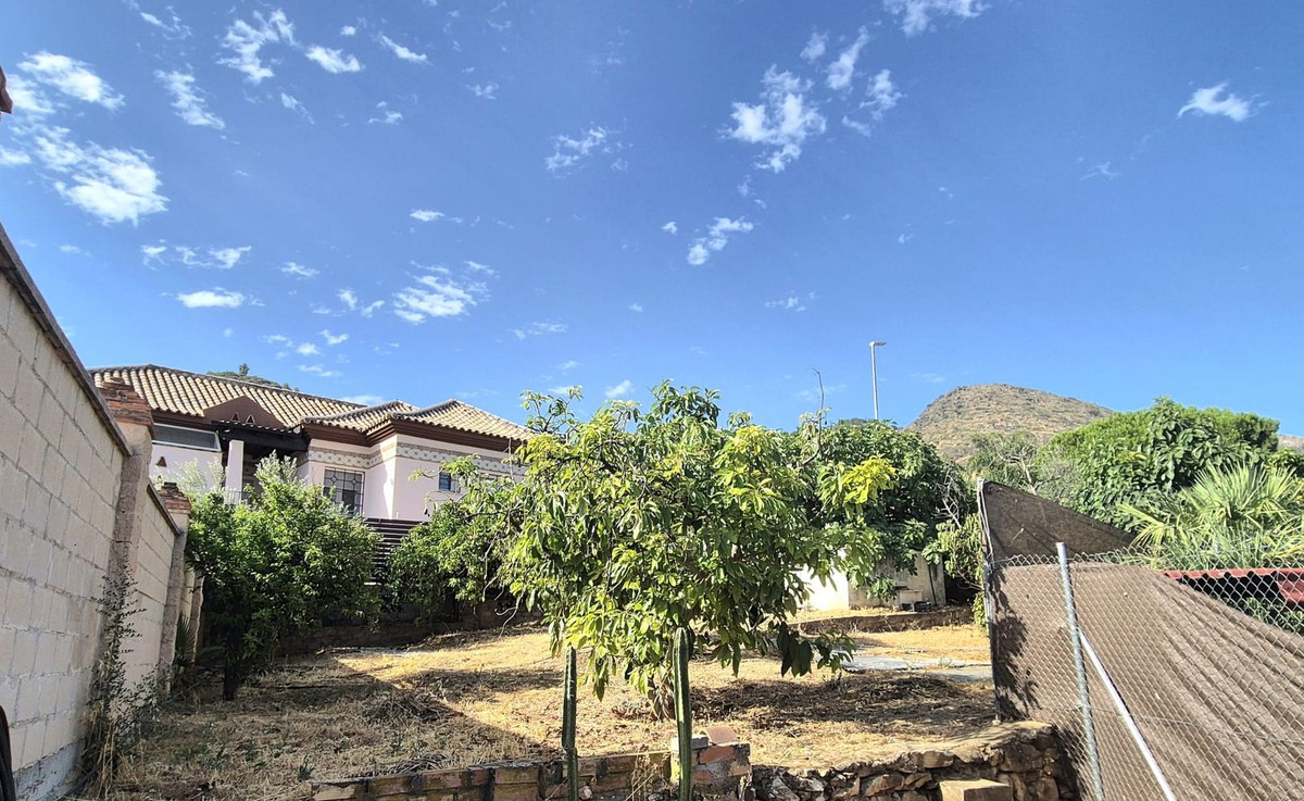 5 Bed Townhouse for sale in Alhaurín De La Torre Costa Del Sol, Málaga, Spain