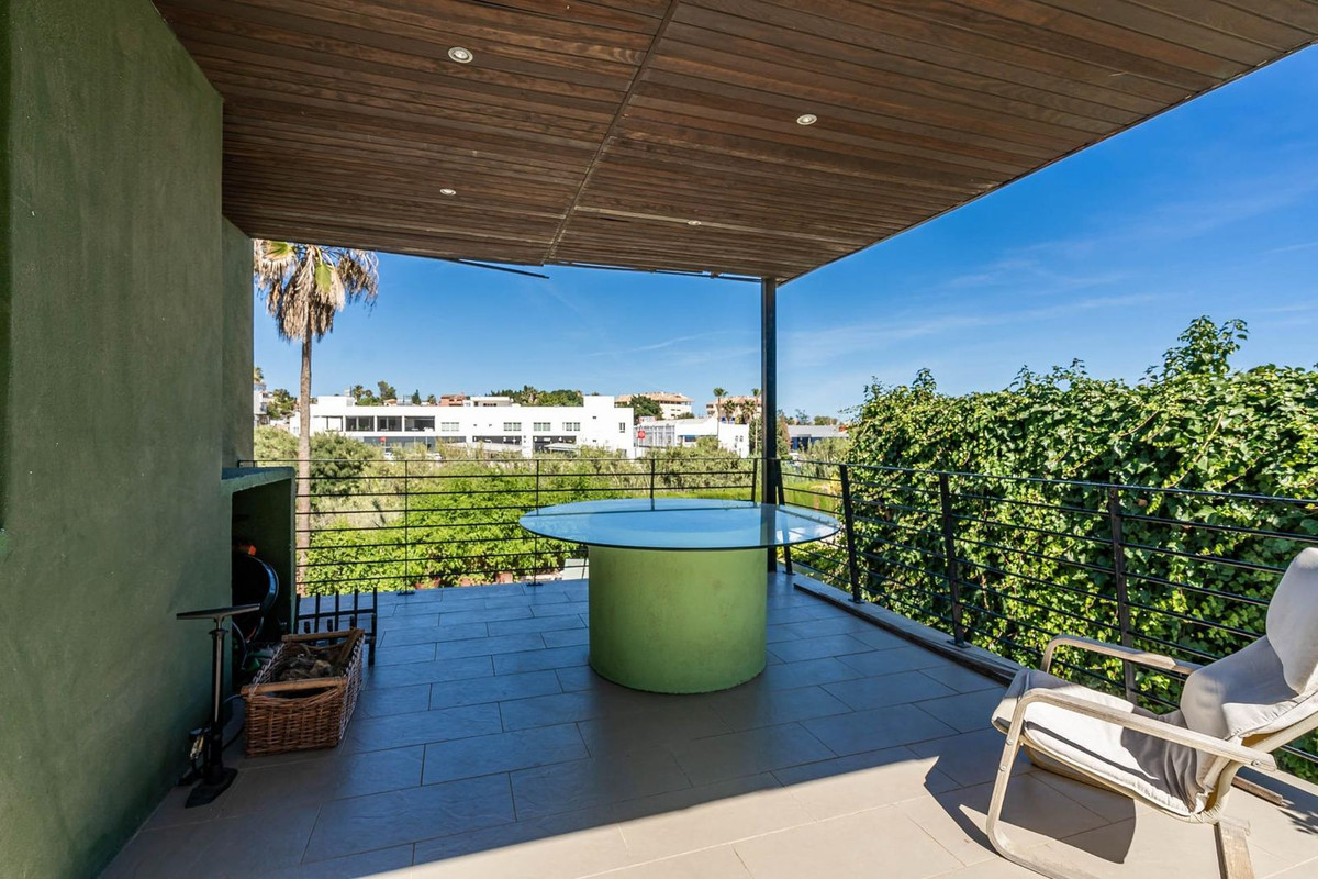 Se vende Villa - Chalet de 5 dormitorios en Costa Del Sol, Málaga, España