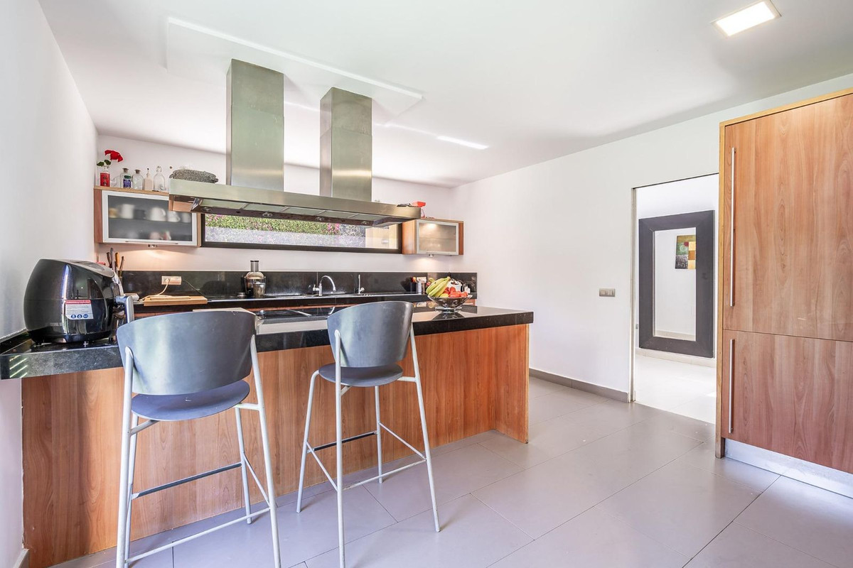 Se vende Villa - Chalet de 5 dormitorios en Costa Del Sol, Málaga, España