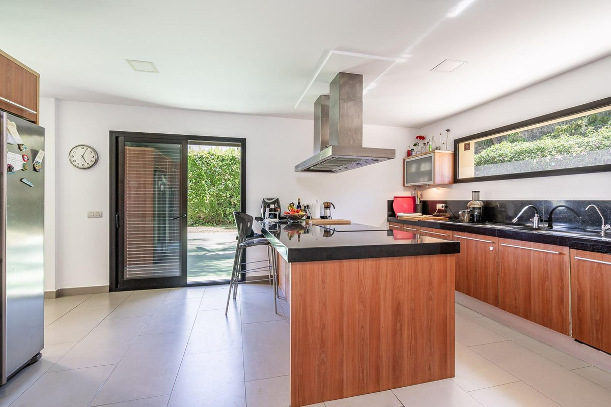 Se vende Villa - Chalet de 5 dormitorios en Costa Del Sol, Málaga, España