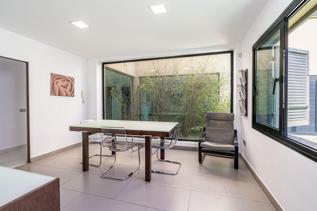 Se vende Villa - Chalet de 5 dormitorios en Costa Del Sol, Málaga, España