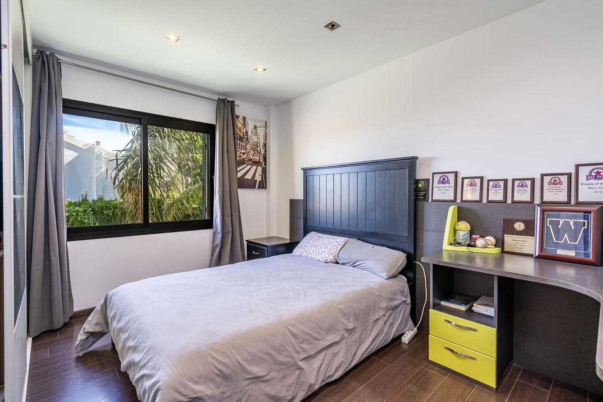 Se vende Villa - Chalet de 5 dormitorios en Costa Del Sol, Málaga, España