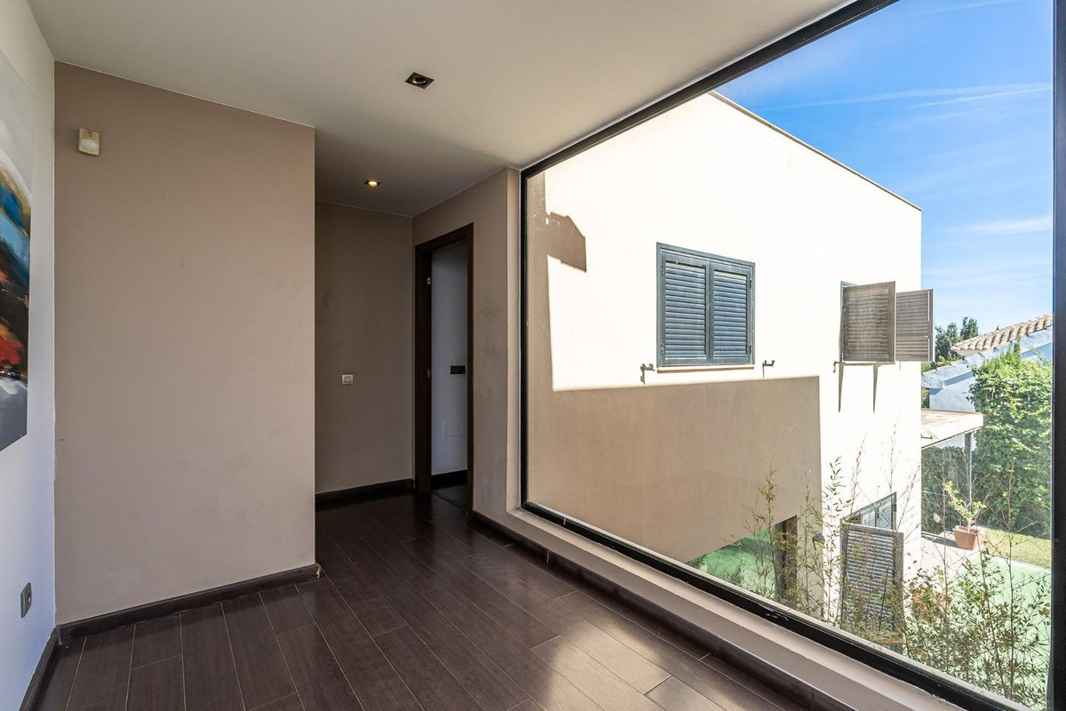Se vende Villa - Chalet de 5 dormitorios en Costa Del Sol, Málaga, España
