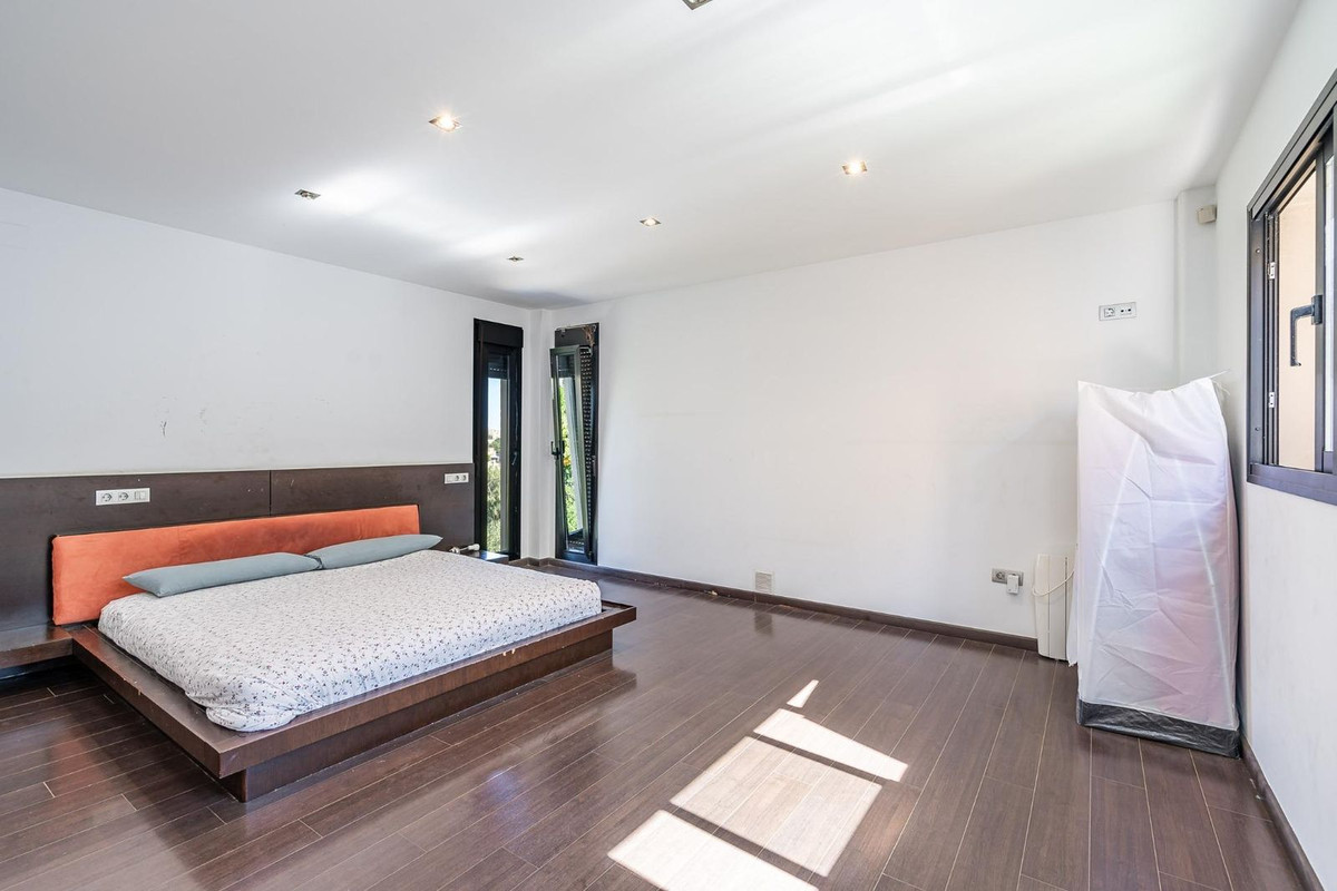 Se vende Villa - Chalet de 5 dormitorios en Costa Del Sol, Málaga, España