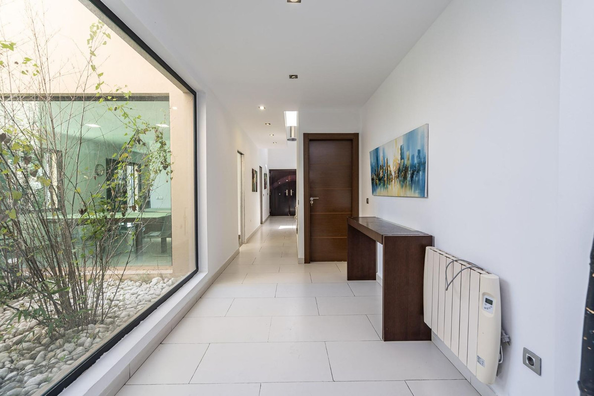 Se vende Villa - Chalet de 5 dormitorios en Costa Del Sol, Málaga, España