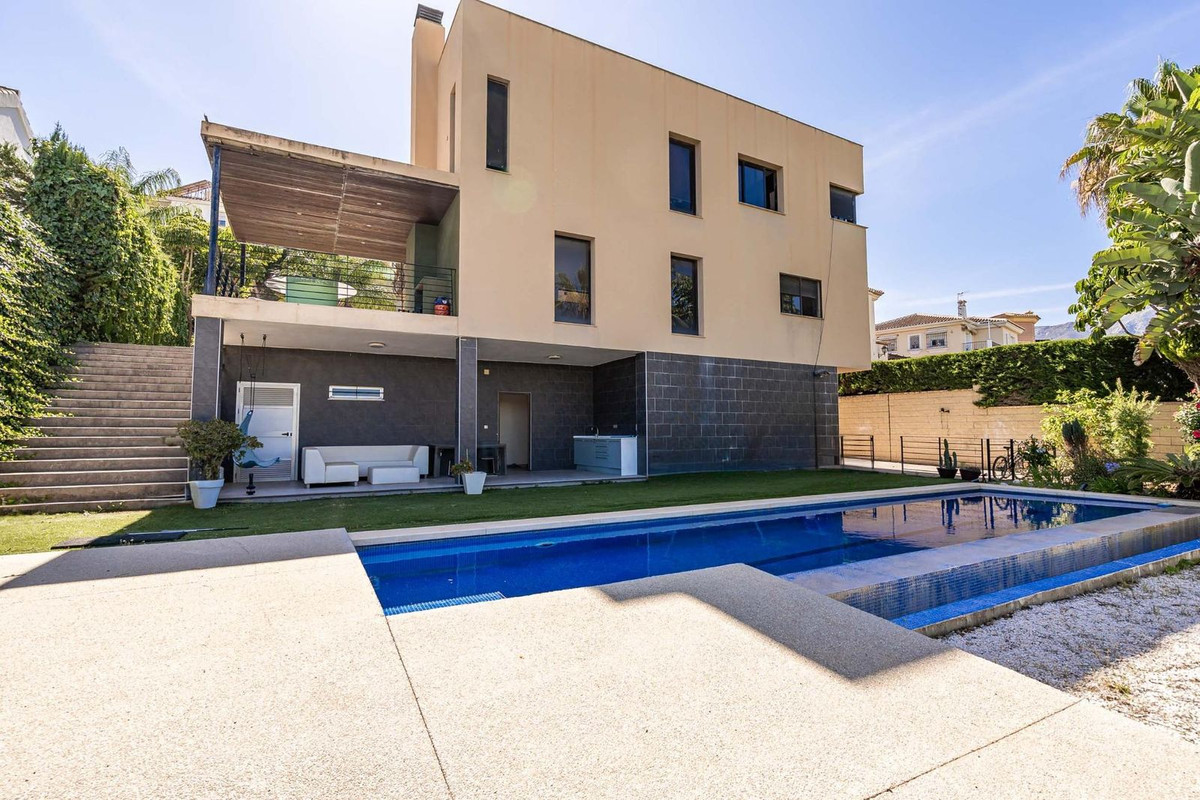 Se vende Villa - Chalet de 5 dormitorios en Costa Del Sol, Málaga, España