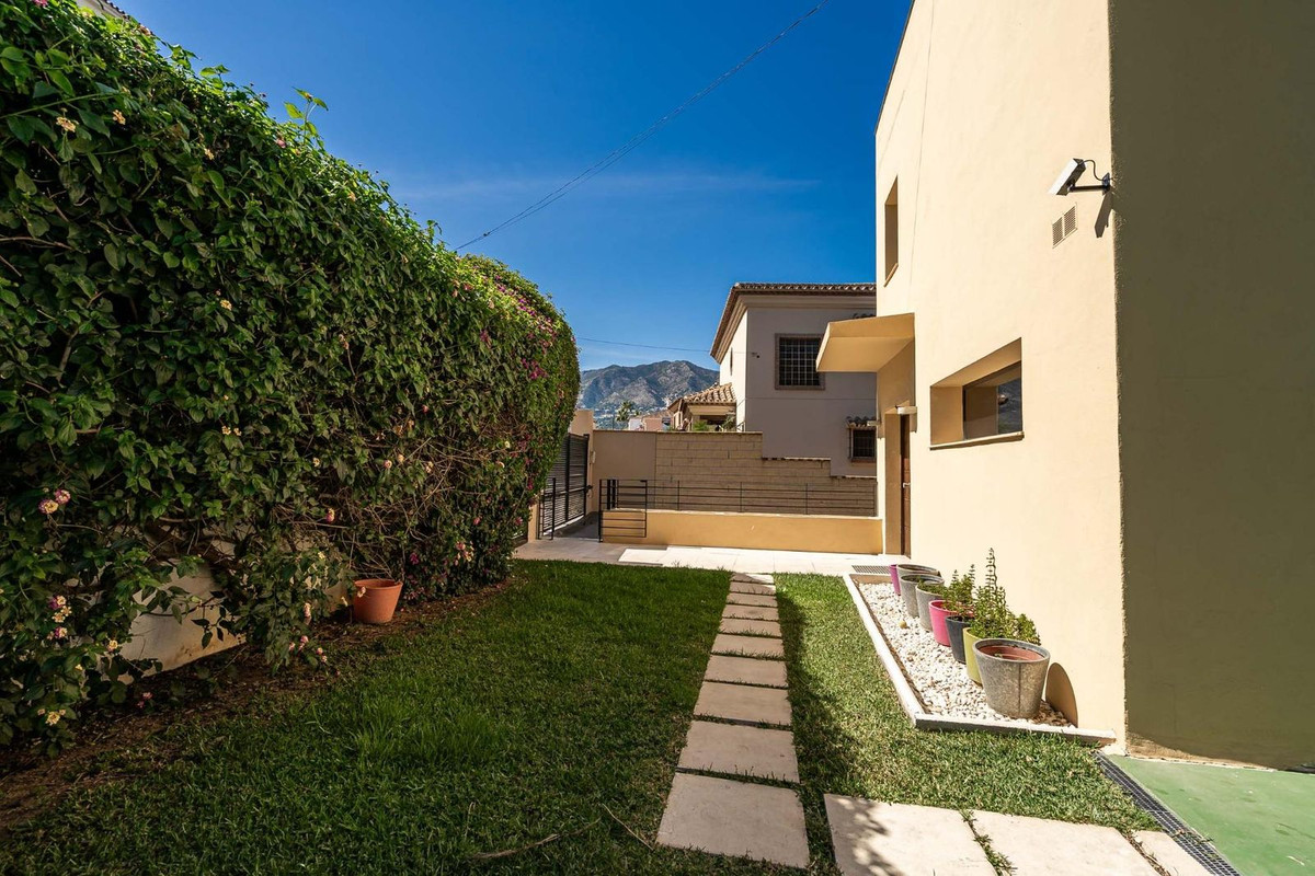 Se vende Villa - Chalet de 5 dormitorios en Costa Del Sol, Málaga, España