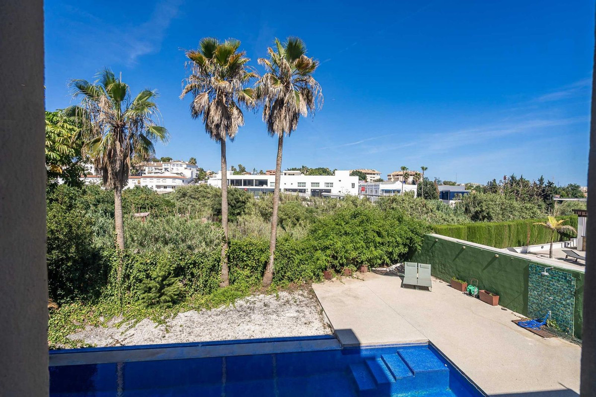 Se vende Villa - Chalet de 5 dormitorios en Costa Del Sol, Málaga, España