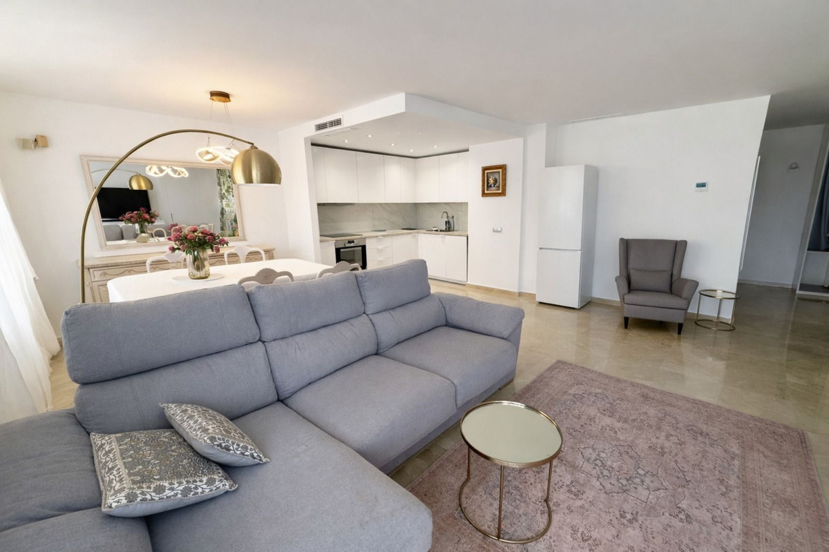 2 Bed Apartment for sale in Benahavís Costa Del Sol, Málaga, Spain