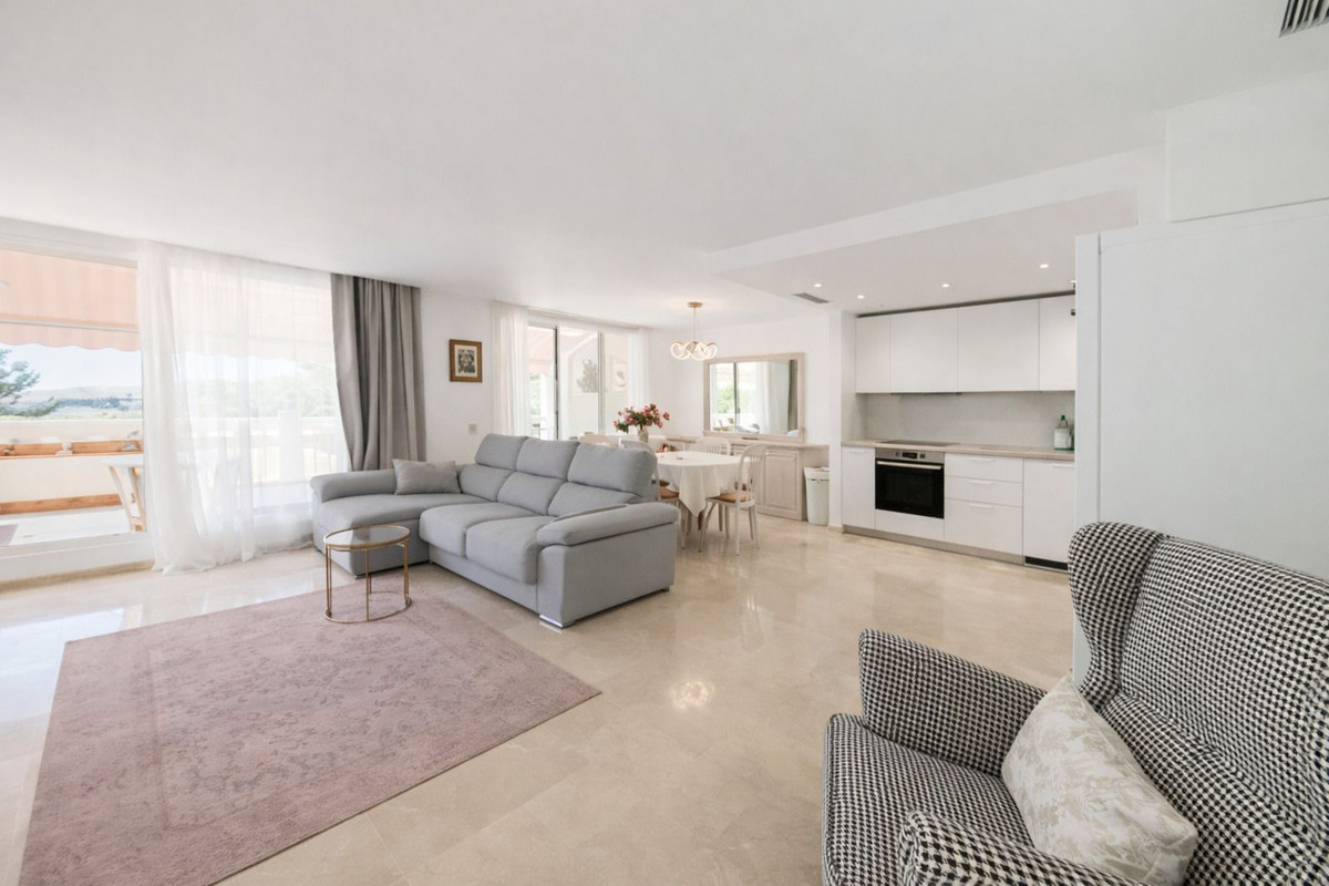 2 Bed Apartment for sale in Benahavís Costa Del Sol, Málaga, Spain