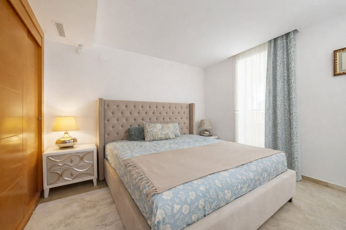 2 Bed Apartment for sale in Benahavís Costa Del Sol, Málaga, Spain