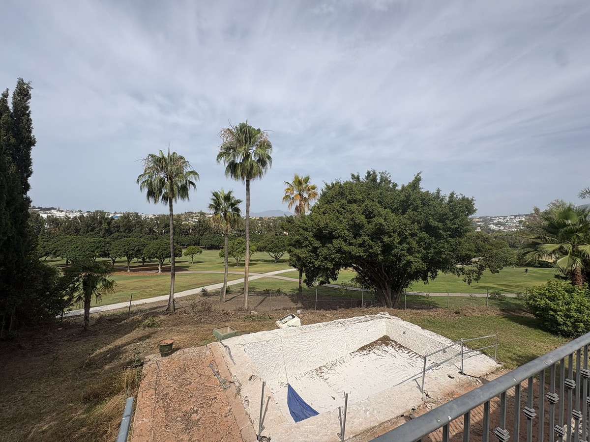 4 Bed Townhouse for sale in Nueva Andalucía Costa Del Sol, Málaga, Spain