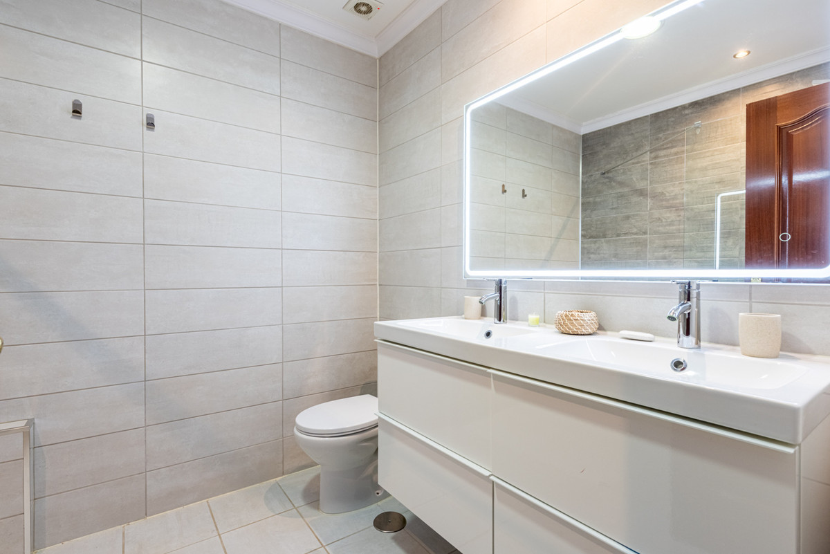 5 Bed Townhouse for sale in Mijas Costa Del Sol, Málaga, Spain