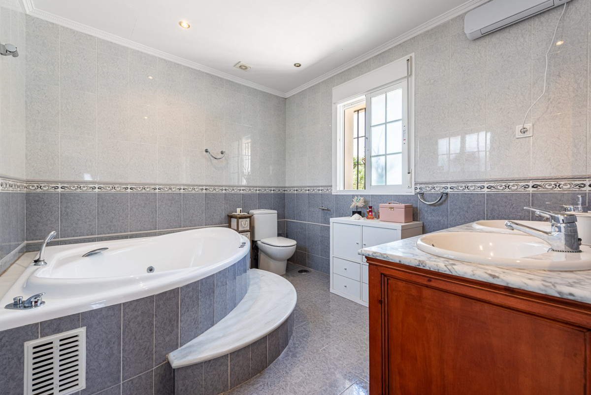 5 Bed Townhouse for sale in Mijas Costa Del Sol, Málaga, Spain