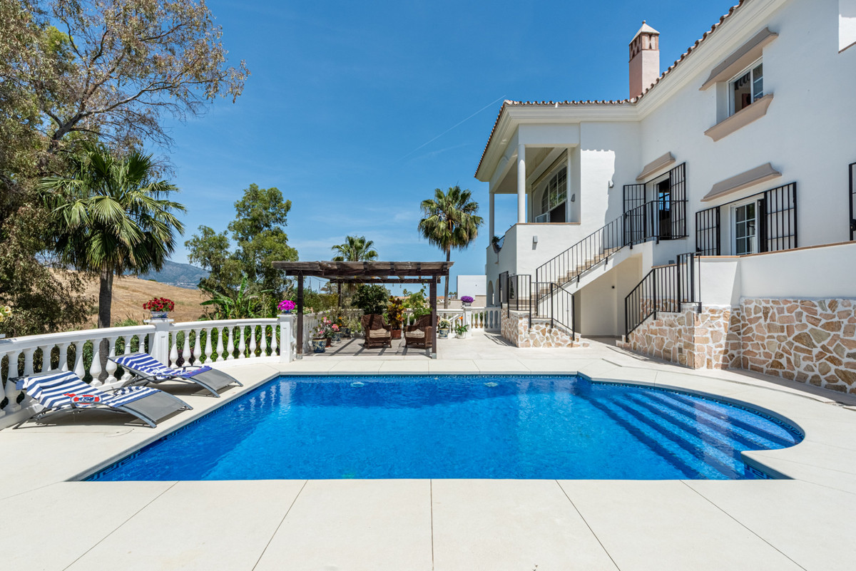 5 Bed Townhouse for sale in Mijas Costa Del Sol, Málaga, Spain