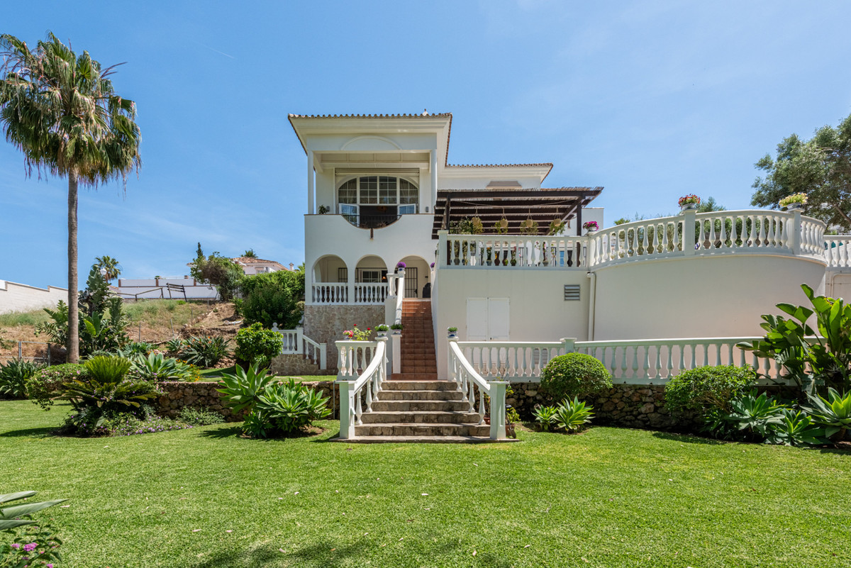 5 Bed Townhouse for sale in Mijas Costa Del Sol, Málaga, Spain