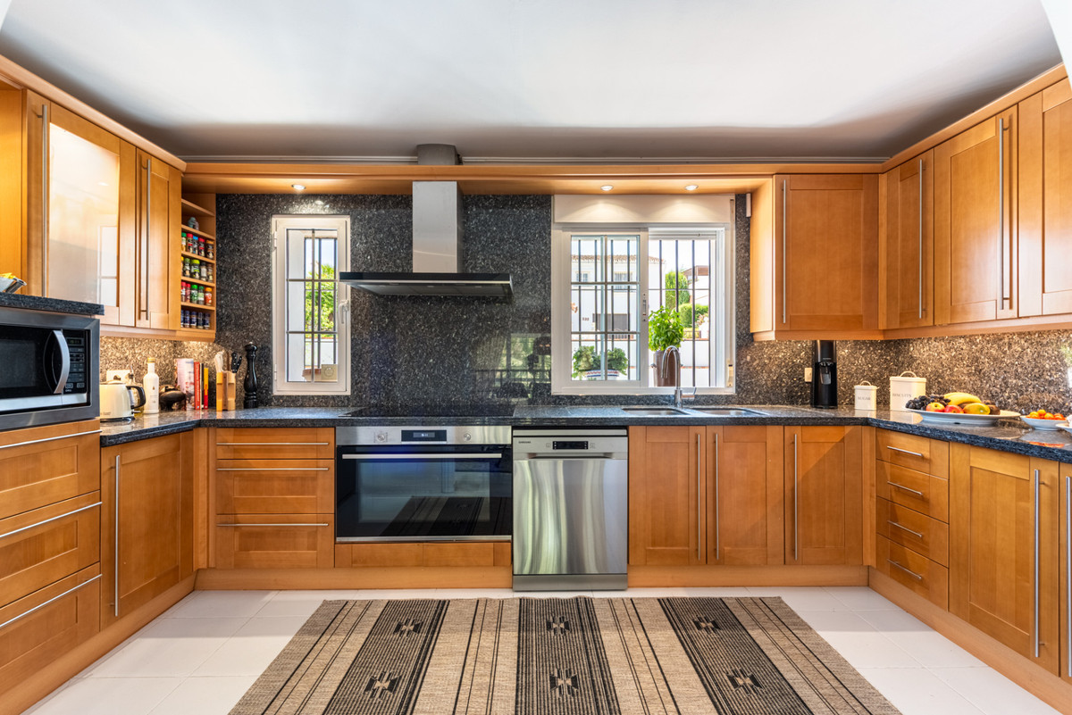 5 Bed Townhouse for sale in Mijas Costa Del Sol, Málaga, Spain